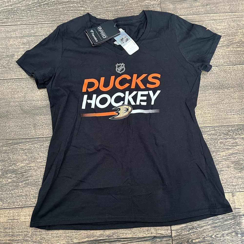 Anaheim‎ Ducks Hockey T-Shirt medium